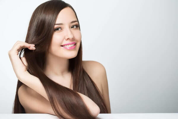 Glänzende Haare Die Wirkung von Folsäure auf das Haar